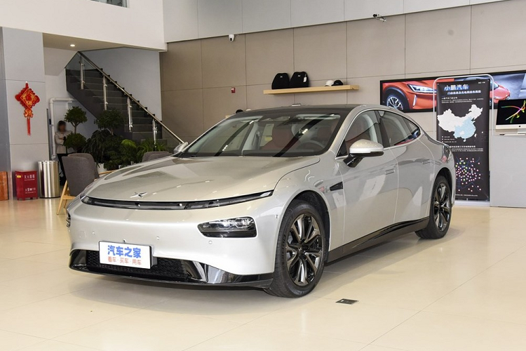 Được giới thiệu trong năm 2019 với vai trò một mẫu sedan chạy điện hạng sang, phiên bản sản xuất của Xpeng P7 tại Trung Quốc cuối cũng đã được ra mắt. P7 là mẫu xe thứ hai của công ty khởi nghiệp Xpeng Motors, và mẫu xe đầu tiên của họ là crossover G3. Xpeng P7 là một trong những đối thủ trực tiếp của Tesla Model 3 ở Trung Quốc