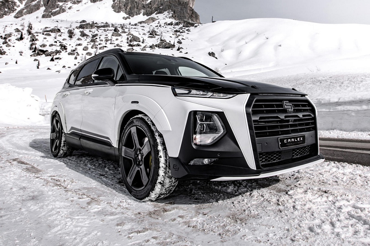 Nâng cấp ngoại thất gồm cản trước mới, cánh gió mới, khuếch tán mới giúp cải thiện đáng kể khí động học của mẫu xe SUV Hyundai SantaFe.