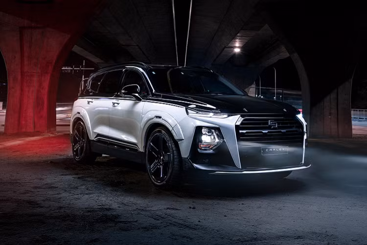 Nói chung, nội thất bản độ Carlex Urban Edition thay đổi khá nhiều, sang chảnh và khác nhiều Hyundai SantaFe nguyên bản.