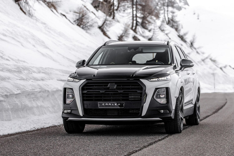 Carlex không công bố giá xe Hyundai SantaFe độ này, tuy nhiên nguyên bản nó vốn có giá khởi điểm 26.125 USD tại thị trường Mỹ.