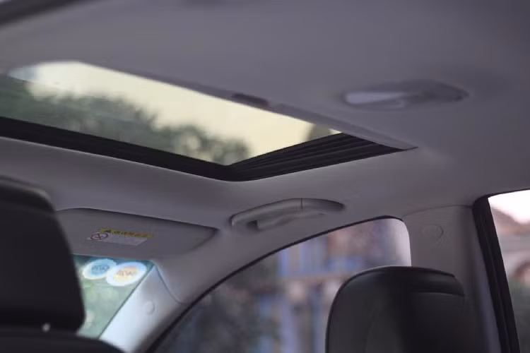 Sau hơn 10 năm sử dụng, giá bán 780 triệu đồng cho “của lạ” Hyundai Genesis BH380 full options nhập Hàn là một gợi ý dành cho những khách hàng đang tìm kiếm một chiếc sedan hạng sang cỡ trung độc đáo để trải nghiệm với chi phí mua xe dưới 800 triệu đồng.