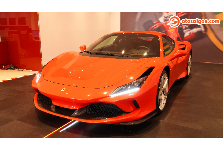 Hiện tại, trung tâm Dịch vụ Bảo dưỡng Ferrari đã và đang nhận bảo dưỡng, sửa chữa và chăm sóc cho nhiều dòng xe Ferrari tại Việt Nam, trong đó có những mẫu xe hàng hiếm như chiếc Ferrari F430 Scuderia hay Ferrari F355 F1 Spider đời 1999. Tại Việt Nam, giá xe Ferrari F8 Tributo sau khi hoàn tất các thủ tục giấy tờ, biển số sẽ không dưới 30 tỷ đồng.