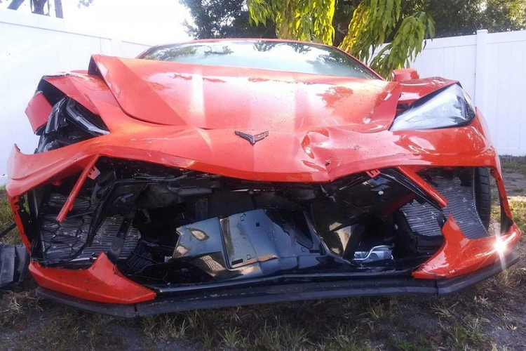 May mắn là vụ va chạm không gây ra thương vong nghiêm trọng và túi khí của cả hai xe đều đã bung. Tài xế Corvette C8 bị một vài vết bầm trên người và phải khâu 5 mũi, còn người ngồi ở ghế phụ thì bị gãy một ngón tay. Trong khi đó tài xế chiếc Hyundai không hề hấn gì, nhưng chắc chắn sẽ phải đối diện với án phạt nặng.
