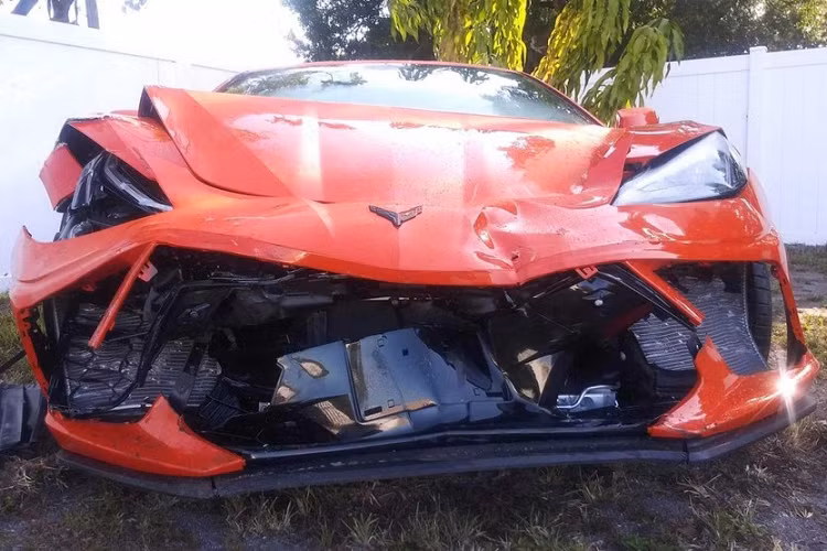 May mắn là vụ va chạm không gây ra thương vong nghiêm trọng và túi khí của cả hai xe đều đã bung. Tài xế Corvette C8 bị một vài vết bầm trên người và phải khâu 5 mũi, còn người ngồi ở ghế phụ thì bị gãy một ngón tay. Trong khi đó tài xế chiếc Hyundai không hề hấn gì, nhưng chắc chắn sẽ phải đối diện với án phạt nặng.