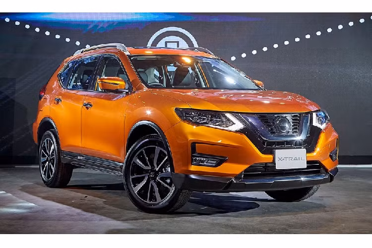Về an toàn, Nissan X-Trail 2020 tại thị trường Thái Lan được trang bị hệ thống cảnh báo va chạm sớm, phanh khẩn cấp thông minh và phát hiện vật thể di chuyển cũng như hệ thống quan sát 360 độ với 4 camera. Ở bản cao cấp, xe còn có thêm hệ thống kiểm soát hành trình thông minh, cảnh báo phương tiện cắt ngang khi lùi, cảnh báo điểm mù, cảnh báo chuyển làn đường và hỗ trợ đèn pha.