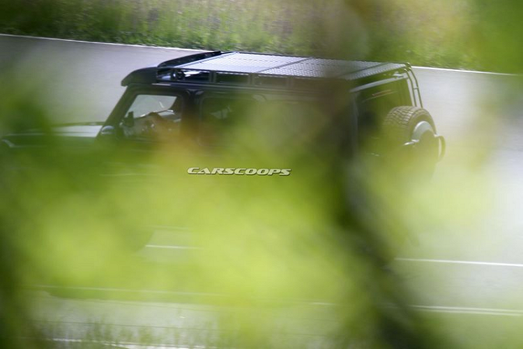 Không có thông tin chính thức nào về hệ thống truyền động nhưng tất cả chúng ta đều biết rằng nó sẽ trang bị động cơ tăng áp kép V8 4.0L quen thuộc với hầu hết các mẫu xe Mercedes-AMG hiện nay. Điều tò mò là không biết trên Mercedes G-Class 4×4² thế hệ mới khối động cơ này sẽ được tinh chỉnh để cho ra bao nhiêu sức mạnh. Ở thế hệ trước, cỗ máy V8 4.0L đã cho ra công suất 416 mã lực và mô-men xoắn cực đại 610Nm.