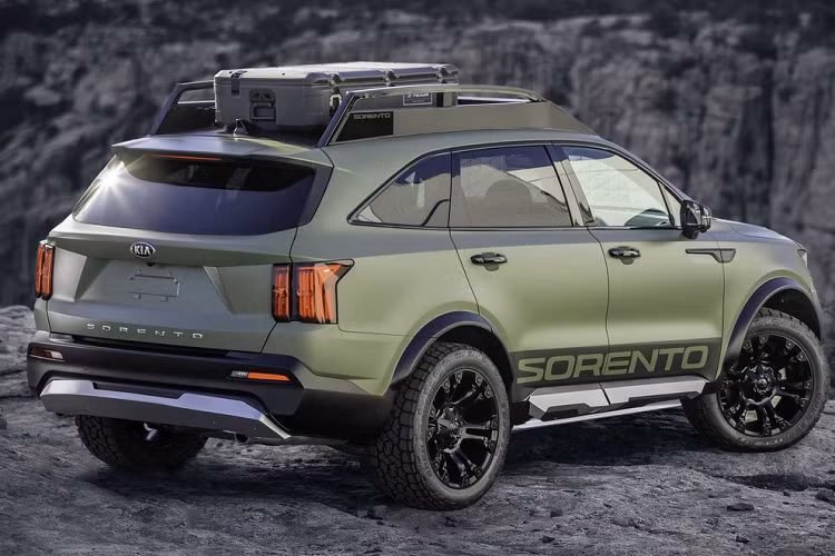Hai phiên bản địa hình có tên là Kia Sorento Yosemite Edition và Sorento Zion Edition, được đặt theo tên của 2 công viên tại Mỹ.