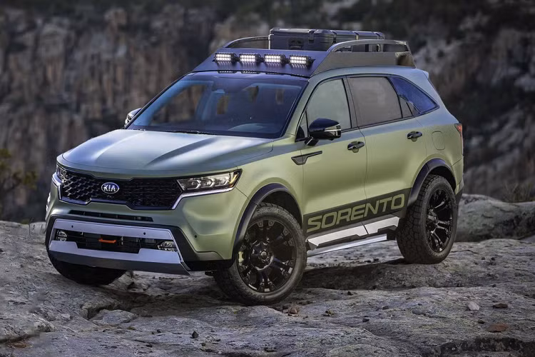 Dù Triển lãm SEMA không được tổ chức trong năm nay, nhiều nhà sản xuất ôtô vẫn tung ra các phiên bản đặc biệt hoặc tùy chỉnh, với rất nhiều ý tưởng táo bạo. Tiêu biểu như Kia, hãng xe Hàn Quốc vừa cho ra mắt 2 mẫu concept mới dựa trên Kia Sorento X-Line 2021 mới.