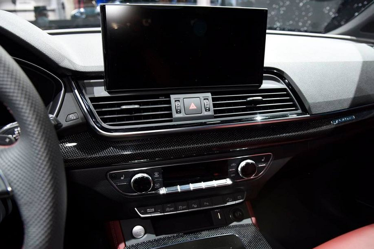 Audi Q5L Sportback 2021 không có quá nhiều sự khác biệt về thiết kế so với phiên bản quốc tế