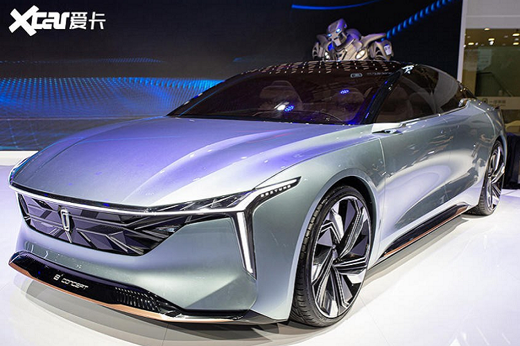 Tại Triển lãm Ô tô Trường Xuân 2020, thương hiệu Bestune thuộc FAW Group đã công bố mẫu xe concept B²-Concept hoàn toàn mới. Nó chính thức sử dụng một ngôn ngữ thiết kế mới mà được gọi là “bề mặt gợi cảm của triết lý ánh sáng và bóng tối”, và mang vai trò nguyên mẫu cho seri sedan “B” thế hệ mới của FAW Bestune.