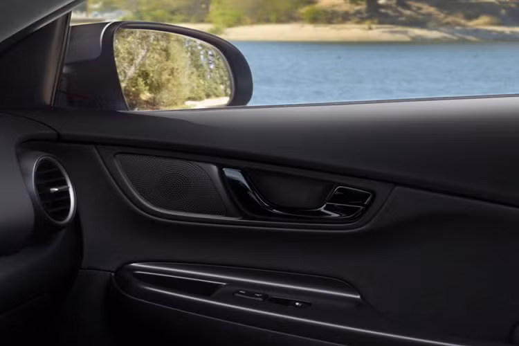 Được biết, Hyundai Kona Night Edition 2021 sẽ sử dụng động cơ tăng áp 1.6L 4 xi-lanh cho công suất 175 mã lực và mô-men xoắn cực đại 264Nm, đi kèm hộp số ly hợp kép 7 cấp và có tùy chọn hệ dẫn động 4 bánh toàn thời gian.