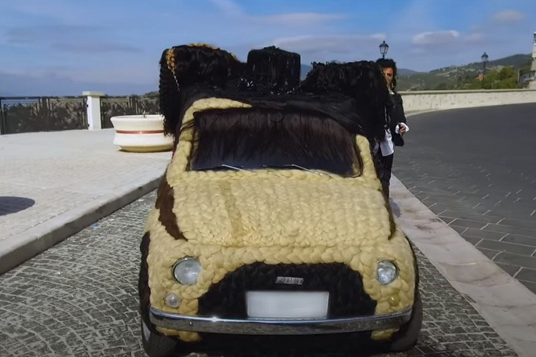 Khi được hỏi liệu cô ấy có tạo nên một chiếc xe đầy tóc khác nữa không, một chiếc có tiềm năng tạo nên kỷ lục mới, Maria nói rằng cô ấy có thể - nhưng không muốn làm thế. Có lẽ cái cảm giác biết mình tạo nên một sản phẩm độc nhất vô nhị trên thế giới là quá đủ và không cần chứng mình gì thêm nữa.