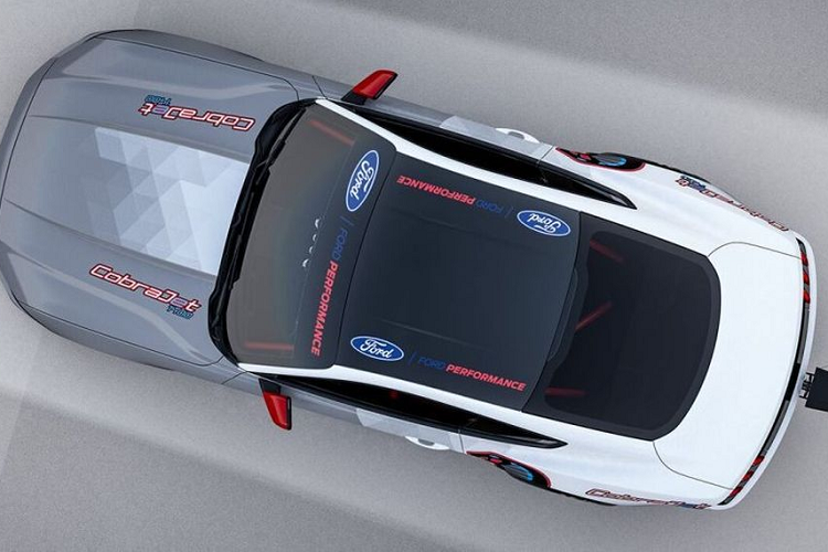 Và với phiên bản mới nhất - Mustang Cobra Jet 1400 mới cùng hệ dẫn động EV mạnh mẽ, mẫu xe đua này được Ford xác nhận đi kèm với khối sức mạnh 1400 mã và gần 1500 Nm mô-men xoắn cực đại. Trang bị này giúp “siêu phẩm” mới nhà Ford hoàn thành đường chạy 400 m chỉ trong dưới 8 giây và ở tốc độ 270 km/h.