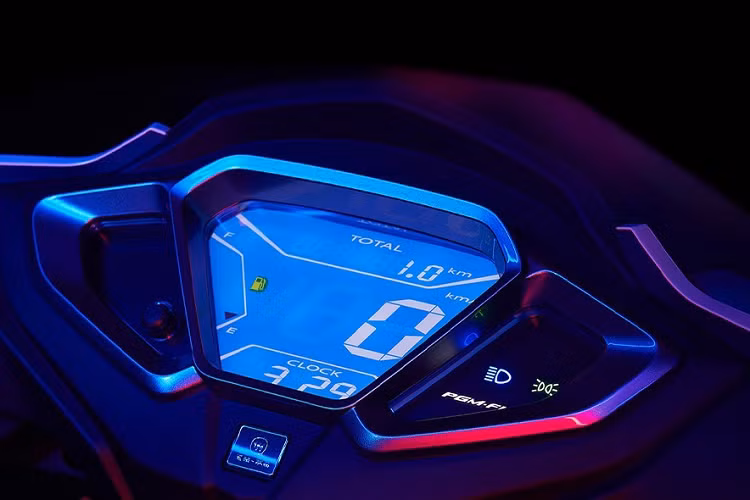 Theo đó, xe ga Honda NX125 sở hữu kiểu dáng nhỏ gọn với phong cách thiết kế thể thao hầm hố. Dàn áo của xe có tạo hình khá giống với xe sportbike nhờ các đường nét sắc sảo và uốn lượn. Về kích thước, Honda NX125 có kích thước tổng thể Dài x Rộng x Cao ở mức 1.804 x 686 x 1.100 mm, chiều dài cơ sở ở mức 1.245 mm, khoảng sáng gầm xe 110 mm và trọng lượng ướt 106 kg.