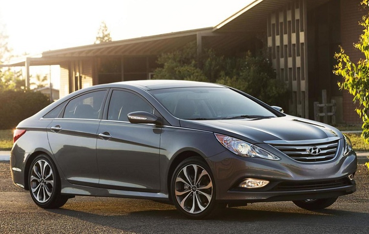 Hyundai bi phat 54 trieu USD vi loi dong co Sonata va SantaFe