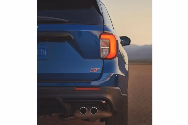 Mới đây, Ford đã chính thức đánh dấu chiếc Explorer thứ 8 triệu được bán ra vào hồi Tháng 1 sau 3 thập kỷ kể từ ngày ra mắt vào năm 1990. Theo hãng xe Blue Oval, phiên bản Explorer mới nhất vẫn sẽ là sự lựa chọn hàng đầu của những khách hàng trẻ tuổi với kết quả kinh doanh ghi nhận 18% người mua đến từ độ tuổi từ 18 đến 35 và 46% từ 36 đến 55 tuổi.