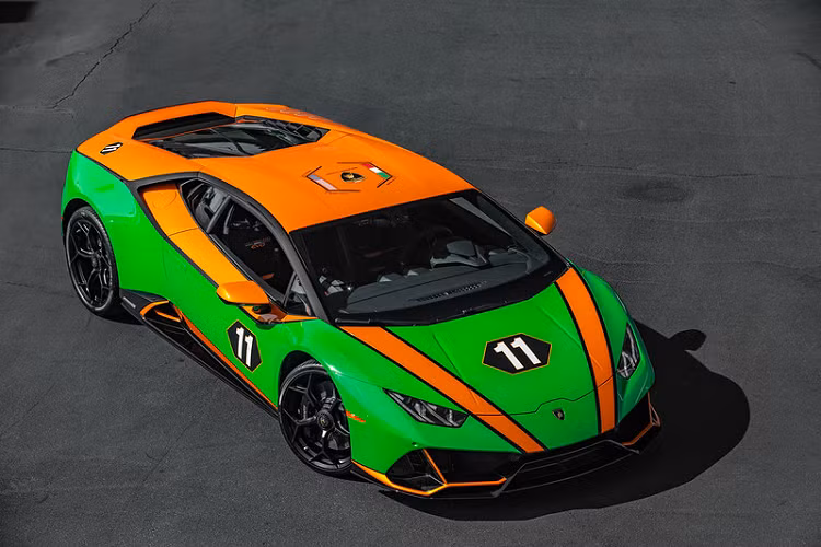  Hãng siêu xe Lamborghini cùng chiếc xe đua Huracán GT3 của mình đã gặp không ít khó khăn kể từ khi bắt đầu tham gia vào các giải đua lớn nhỏ trên khắp thế giới. Nhiều chiếc xe được đua dưới tên của đội đua tư nhân và nhiều trong số này vẫn thuộc sở hữu của Squadra Corse.