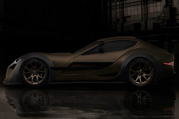 Thiết kế bên ngoài của xe vẫn giữ nguyên phong cách “đầu lâu” vốn có với phần đầu xe kéo dài, nóc xe trong cuộn vào đuôi xe. Kết hợp với đường nét này là lưới tản nhiệt hình thang cùng cụm đèn pha và hốc gió hầm hố. Nắp capo được khoét hai hốc thông gió từ các chi tiết phía dưới. Hai bên hông, nơi Felino đặt cửa cánh bướm của xe được thêm thắt một số chi tiết khí động học mới.