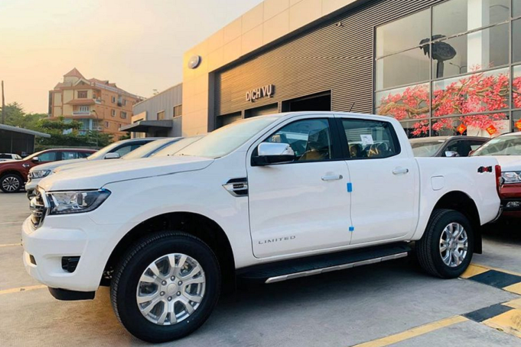 Ban tai Ford Ranger 2020 ve Viet Nam, khoang 800 trieu dong