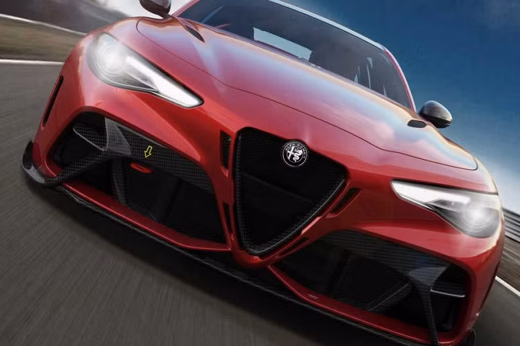 Hãng xe Alfa Romeo còn cải thiện khả năng xử lý của GTA bằng cách tăng vệt bánh xe phía trước và phía sau thêm 50mm. Xe được trang bị chắn bùn rộng hơn bao gồm chiều rộng bổ sung. Hệ thống treo được nâng cấp nhằm cải thiện việc xử lý của chiếc xe.