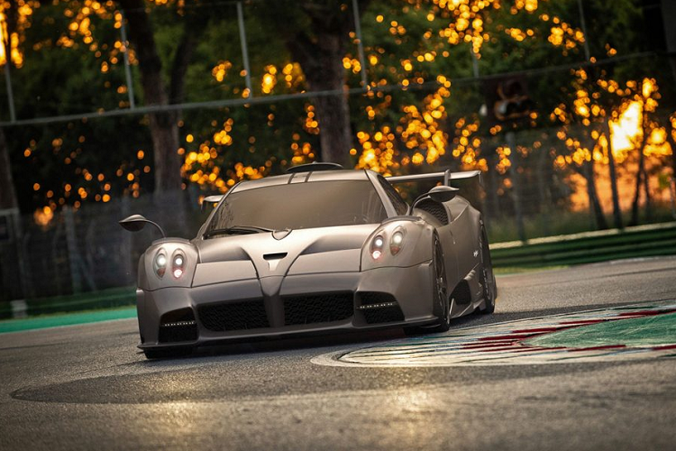 Chiếc xe này được Pagani ví như một phòng thí nghiệm di động. Với Huayra Imola, hãng đã phải dành tới 16.000 km thử nghiệm trên đường đua Imola để hoàn thành chiếc xe. Từ đó, ngoại hình của chiếc xe dần được hình thành, lấy cảm hứng trục tiếp từ những chiếc xe đua LeMans cũng như Zonda R (Revocion) và được xây dựng trên nền tảng của Pagani Huayra BC.
