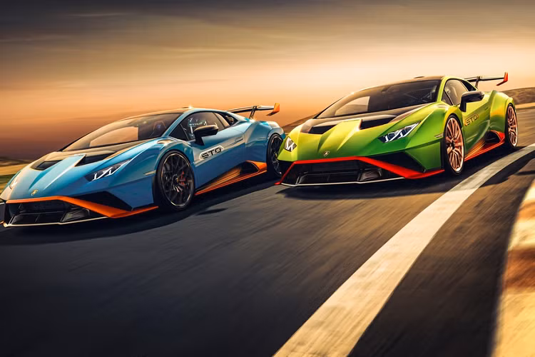 Theo nhà sản xuất công bố, Lamborghini Huracan STO thế hệ mới có tỷ lệ trọng lượng trên công suất 2,09kg/mã lực tương tự trên EVO. Các cải thiện khí động học triệt để được áp dụng cho Lamborghini Huracan STO, được lấy cảm hứng từ các xe đua của phân nhánh Squadra Corse.