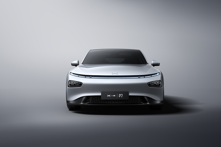 Như vậy Xpeng P7 đã thay thế vị trí dẫn đầu của Tesla Model 3 vốn đang là mẫu xe điện có phạm vi lái dài nhất ở Trung Quốc (485km).