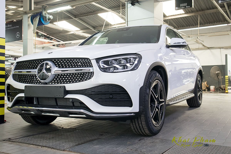 Được biết, Mercedes-Benz GLC 300 4Matic Coupe 2020 nhập khẩu đã về đến đại lý Mercedes-Benz Haxaco Hà Nội với mức giá 3,069 tỷ đồng