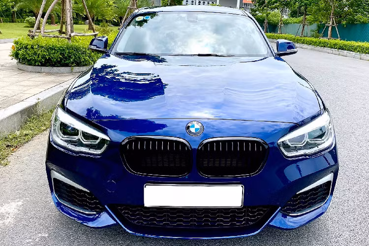 Chiếc BMW 118i đời 2015 này khác biệt so với các mẫu xe cùng đời nhờ ngoại thất được nâng cấp