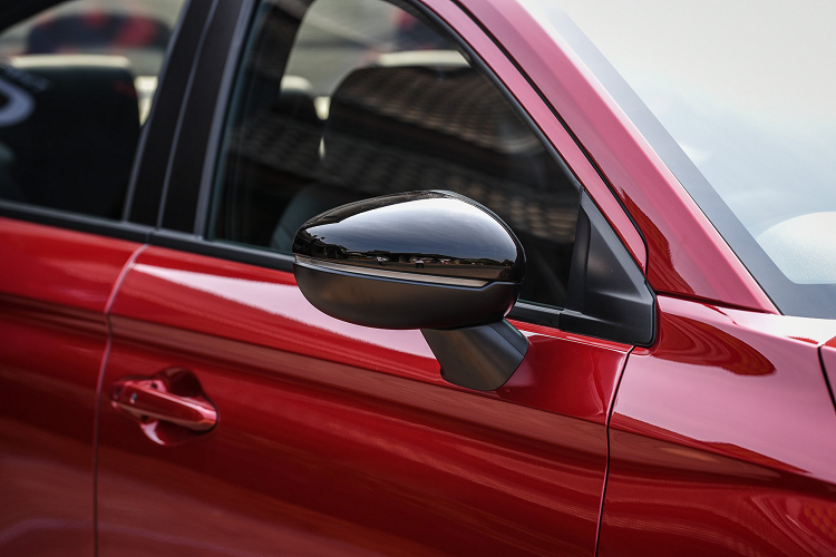 Để đáp ứng tiêu chuẩn khí thải &amp; tiêu hao nhiên liệu ngày càng khắt khe ở nhiều quốc gia, đặc biệt là Thái Lan với tiêu chuẩn tiêu chuẩn Ecocar II, Honda đã thực hiện việc giảm dung tích và xy-lanh, tích hợp tăng áp cho City mới, từ động cơ 1.5L 4 xy-lanh (xài cam đơn SOHC), xuống còn 1.0L 3 xy-lanh thêm tăng áp (xài cam đôi DOHC).