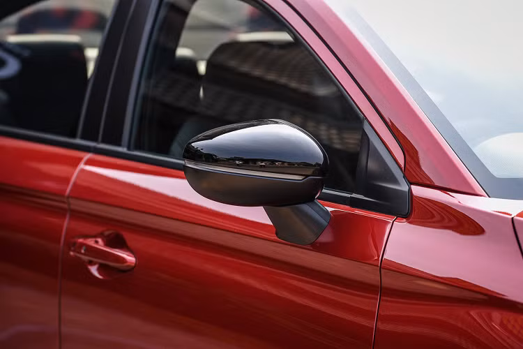 Để đáp ứng tiêu chuẩn khí thải &amp; tiêu hao nhiên liệu ngày càng khắt khe ở nhiều quốc gia, đặc biệt là Thái Lan với tiêu chuẩn tiêu chuẩn Ecocar II, Honda đã thực hiện việc giảm dung tích và xy-lanh, tích hợp tăng áp cho City mới, từ động cơ 1.5L 4 xy-lanh (xài cam đơn SOHC), xuống còn 1.0L 3 xy-lanh thêm tăng áp (xài cam đôi DOHC).