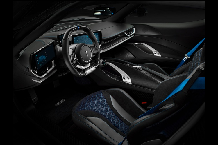 Siêu xe Pininfarina Battista thế hệ mới đạt công suất 1.900 mã lực, mô-men xoắn 2.299 Nm nhờ sức mạnh từ 4 động cơ điện gắn trên các trục xe và khối pin 120 kWh.