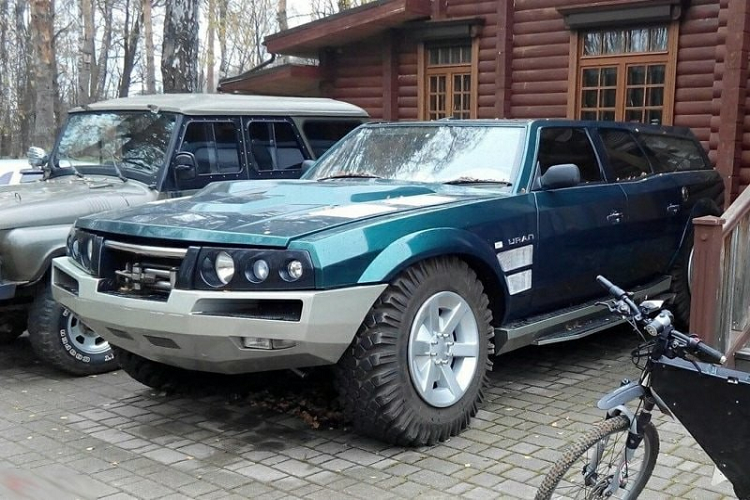 Không may, chúng ta không thể tìm thấy một thông tin hay video nào về việc Uran của Nga này lái ra làm sao, hoặc thậm chí đơn giản là nó có hoạt động được như dự định hay không. Dựa vào những bức ảnh cho thấy chiếc xe nằm phủ bụi, ta có thể giả định rằng nó đã bị lãng quên lâu năm tại một garage nào đó ở Nga.
