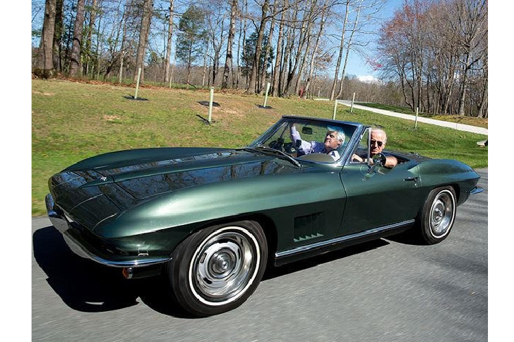 Nổi tiếng nhất trong bộ sưu tập xe của ông Biden là chiếc Chevrolet Corvette Stingray đời 1967. Chiếc Corvette này đã nằm garage một thời gian dài. Gần đây, chiếc xe thể thao này được con trai ông Biden khôi phục lại, như một món quà cho người cha.