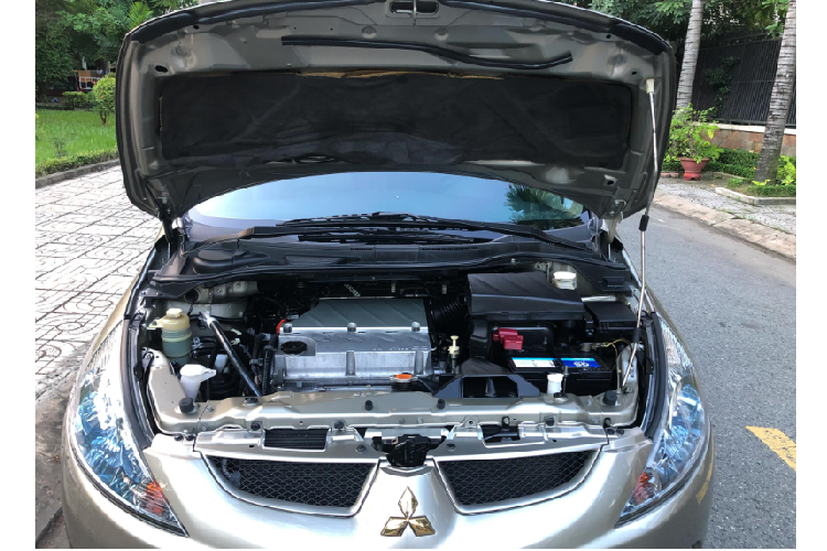 Hiện tại nếu có nhu cầu mua xe MPV đa dụng để phục vụ cho gia đình với chi phí mua xe khoảng 500 triệu đồng, các bác có sẵn sàng tìm lại “hoa hậu” Mitsubishi Grandis nổi tiếng một thời không?