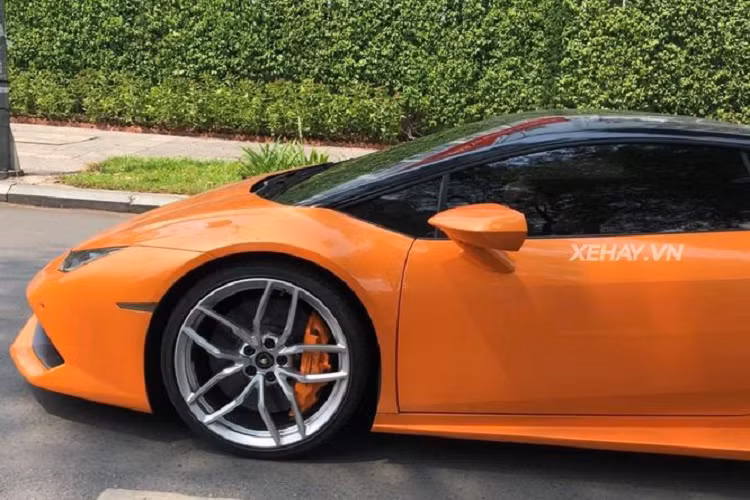 Chiếc xe khi còn thuộc chủ cũ đi mâm Forgiato khá lạ và độc đáo nhưng giờ đây đã được chủ mới cho về lại mâm zin