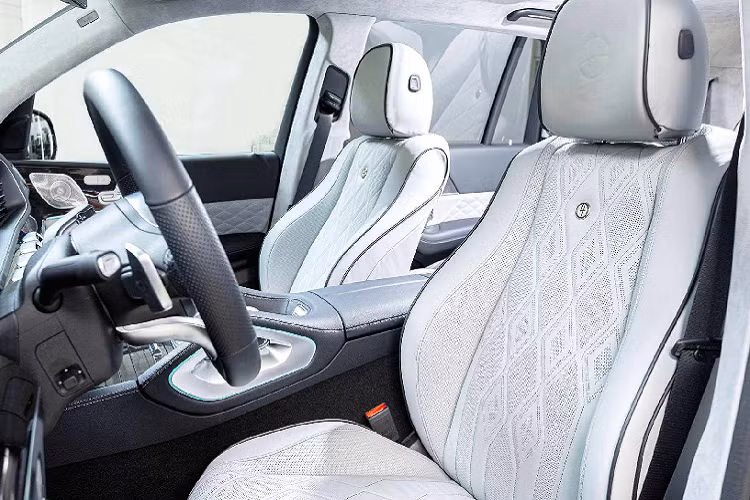 Chi tiết bản độ Maybach GLS 600 được Hofele công bố không lâu sau khi tung ra phiên bản Mercedes G-Class cấu hình 6 chỗ ngồi. Theo đó bản độ GLS sẽ có tên HGLS, là một trong số sản phẩm của dòng Ultimate Series của hãng độ này