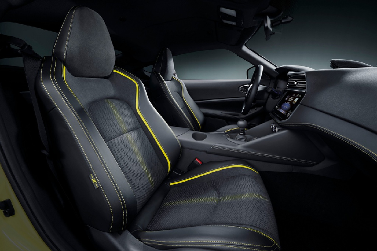 Hiện vẫn chưa công bố chi tiết thông số sức mạnh và mức giá xe Nissan Z Proto mới. Hãng này chỉ xác nhận Z Proto mang động cơ tăng áp kép V6 với hộp số sàn 6 cấp.