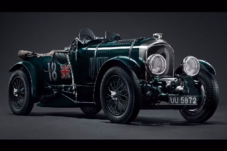 Carlo Talamo là một nhà nhập khẩu Harley-Davidson, Rolls-Royce và Bentley ở nước Ý thời bấy giờ, chính vì vậy mà ông có một số ảnh hưởng đặc biệt đối với nhà sản xuất ôtô Anh Quốc này.