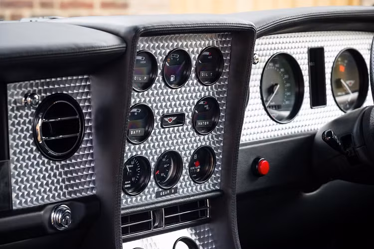 Chiếc xe được trang bị động cơ V8 6,7 lít với một số điều chỉnh khác biệt. Các tinh chỉnh bao gồm một bộ tăng áp lớn hơn cùng hệ thống lọc gió được nâng cấp.