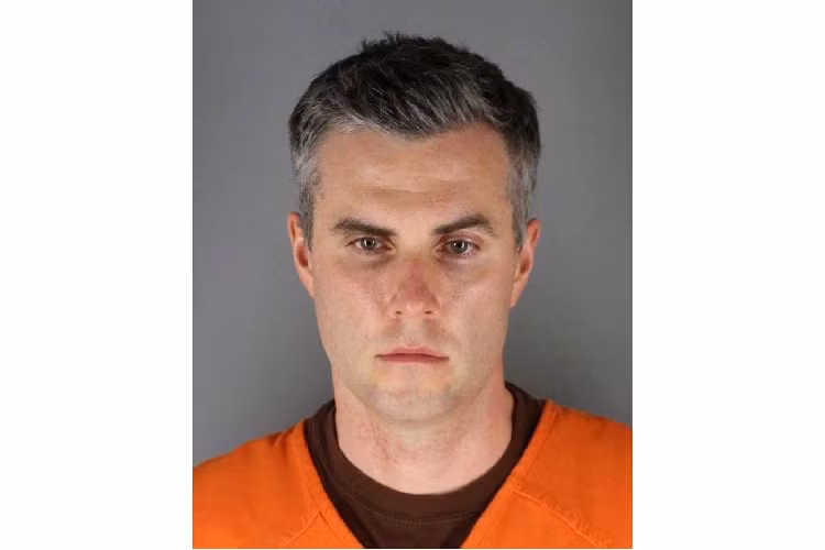 Chan dong ly lich cua canh sat tiep tay lam tu vong George Floyd