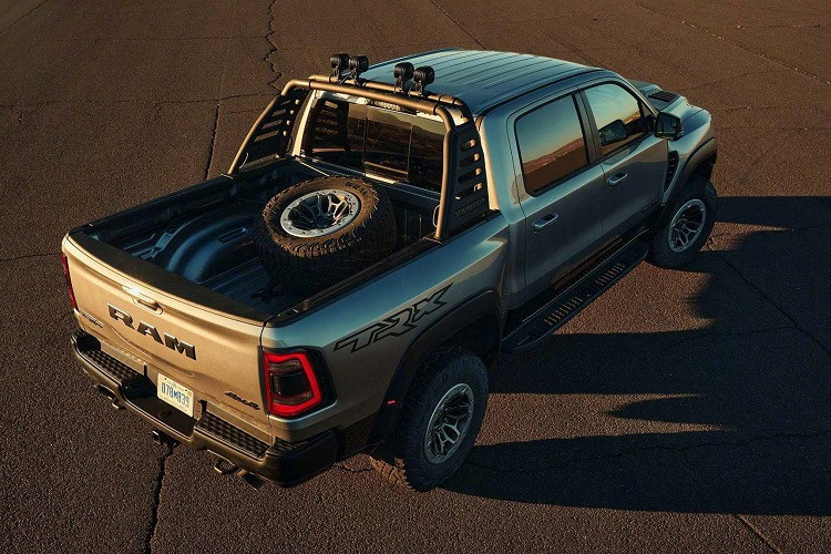 Bán tải Ram 1500 TRX 2021 sẽ được sản xuất tại nhà máy lắp ráp Sterling Heights (SHAP) ở Sterling Heights, bang Michigan, Mỹ. Sau khi được bán ra, Ram 1500 TRX 2021 chắc chắn sẽ gây “khó chịu” cho Ford F-150 Raptor.