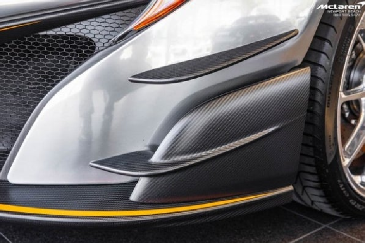 Để có thể sở hữu màu sơn đặc biệt này lên chiếc Mclaren của mình, khách hàng phải bỏ ra số tiền 100.000 USD. Đặc biệt hơn, đây được coi là màu sơn “khó chịu” nhất trên thị trường hiện tại khi hãng siêu xe Mclaren cho biết nó không nên được rửa trực tiếp bằng nước và dán phim bảo vệ (PPF). Bất kì những tác động nào lên bề mặt sơn cũng có thể khiến nó bị trầy xước ngay lập tức.