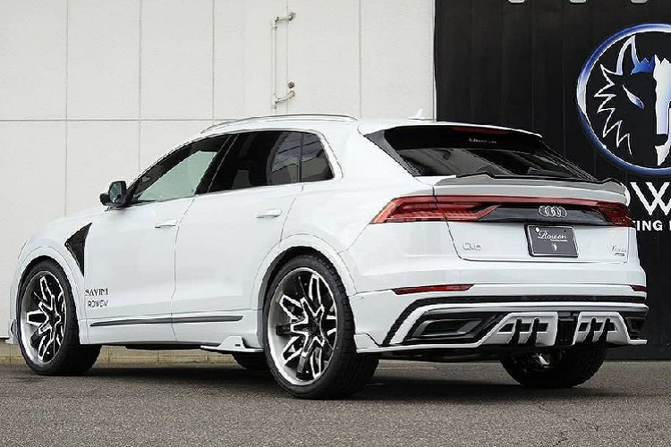 Nhờ đó, chiếc xe có khả năng bứt tốc lên 100 km/h từ vạch xuất phát chỉ trong 3,8 giây, 200 km/h trong 13,7 giây và đạt ngưỡng 305 km/h với gói trang bị Dynamic.