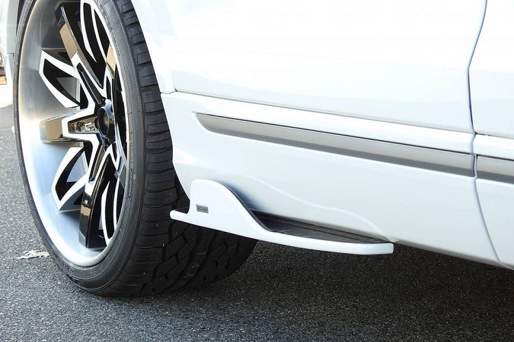 Sử dụng động cơ Audi V8 4.0 lít Twin-Turbo, RSQ8 sản sinh khối sức mạnh không dưới 591 mã lực và 800 Nm trong dải vòng tua từ 2.200 với 4.500 vòng/phút.