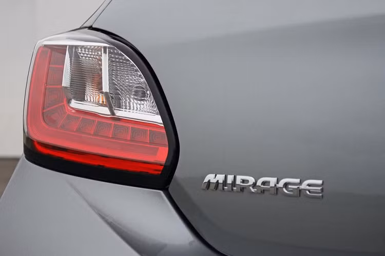 Ngoài ra, Mirage sẽ được cung ứng hộp số sàn 5 cấp tiêu chuẩn hoặc hộp số tự động vô cấp CVT (trên phiên bản Design và First Edition). 