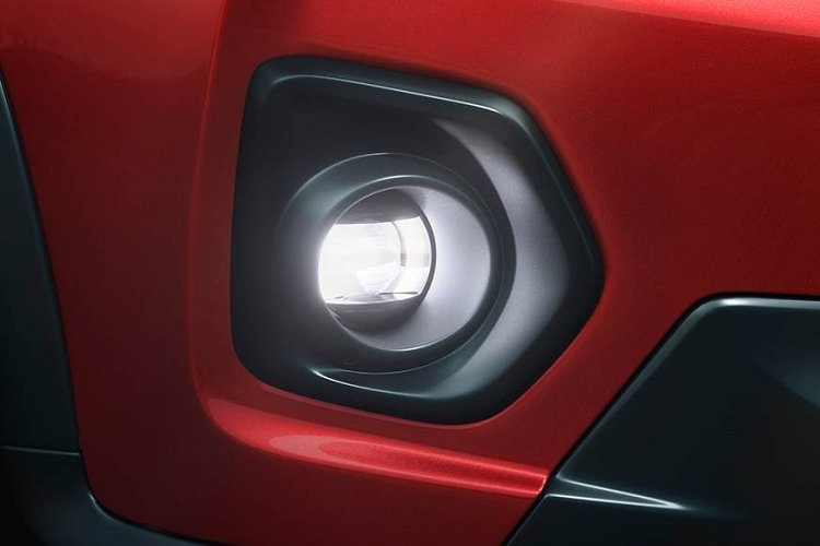 Cả hai phiên bản của Honda WR-V 2020 đều được trang bị bộ vành 16 inch tiêu chuẩn. Tuy nhiên, bản VX sẽ có thêm cửa sổ trời chỉnh điện, gương chiếu hậu tích hợp đèn xi-nhan và cần gạt nước trên kính sau. Tương tự trước đây, Honda WR-V 2020 cũng có nẹp thân xe màu đen, tấm ốp bảo vệ gầm màu bạc trước/sau và baga nóc để đúng chất SUV hơn.