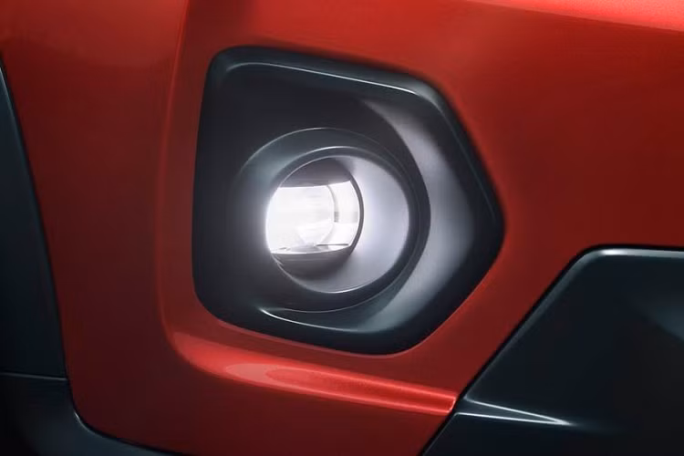 Cả hai phiên bản của Honda WR-V 2020 đều được trang bị bộ vành 16 inch tiêu chuẩn. Tuy nhiên, bản VX sẽ có thêm cửa sổ trời chỉnh điện, gương chiếu hậu tích hợp đèn xi-nhan và cần gạt nước trên kính sau. Tương tự trước đây, Honda WR-V 2020 cũng có nẹp thân xe màu đen, tấm ốp bảo vệ gầm màu bạc trước/sau và baga nóc để đúng chất SUV hơn.