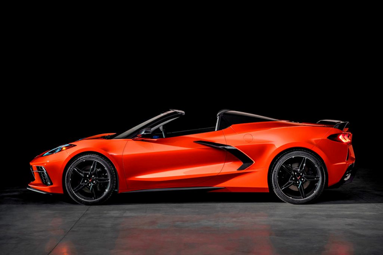 Đây là lần đầu tiên mà các đại lý Chevrolet tại Mỹ bắt đầu cho đặt hàng mẫu C8 Corvette Convertible 2020 mới.