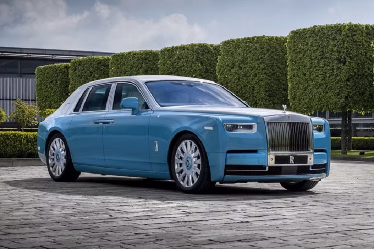 “Đây là minh chứng rõ nét nhất cho chất lượng và độ hoàn mỹ trong sản phẩm của chúng tôi cũng như niềm tin và đam mê từ phía khách hàng nhưng quan trọng nhất là trình độ, kĩ năng, sự cống hiến và quyết tâm của đội ngũ tại Home of Rolls-Royce ở Goodwood, khắp thế giới cũng như hệ thống đại lý toàn cầu của chúng tôi.”